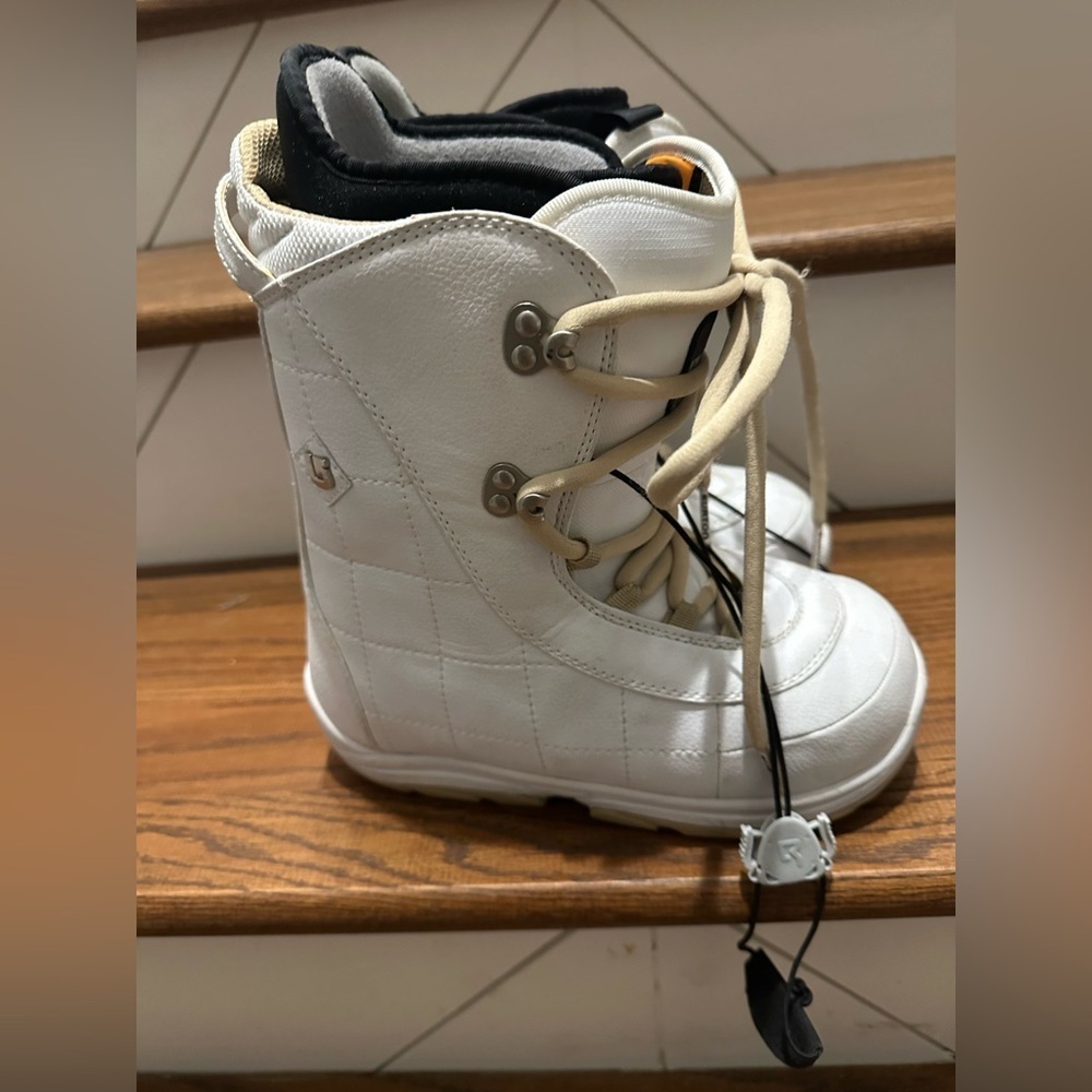 Burton Ion Grom Boots Women's 6 White Lace Up Ski Snow Boots Outdoor Gorpcore